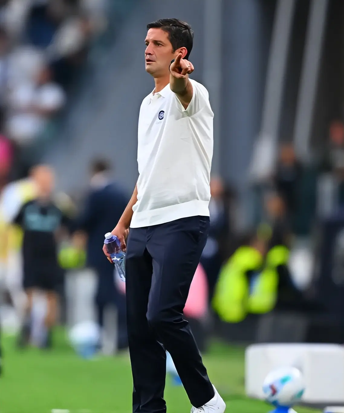 刻的表现感, 到很生气, 奥西利奥 刻的表现感, 到很生气, 奥西利奥