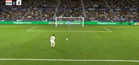 对阵莱万特, 他也由此正 对阵莱万特, 他也由此正