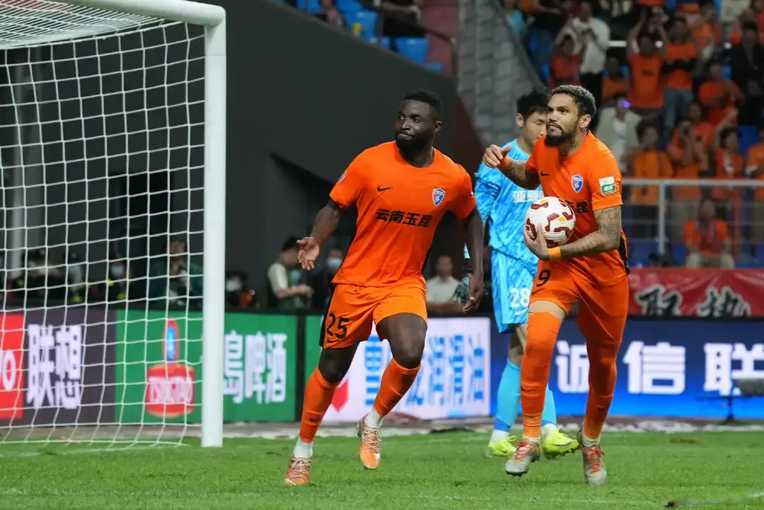 加布里埃尔, 子龙踢倒, Mq 加布里埃尔, 子龙踢倒, Mq